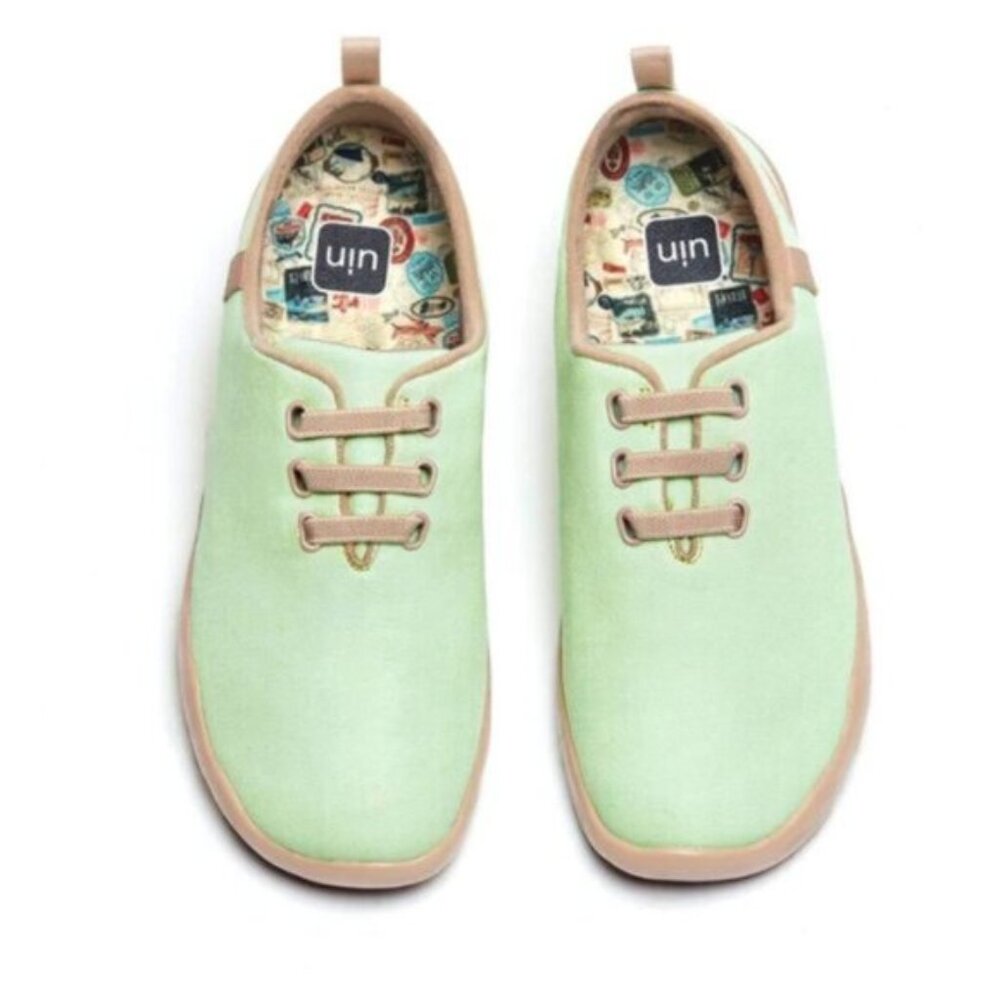 NWT Womens Size 10.5 UIN Slip On Shoes Walking Casual Moguer Pastel Green